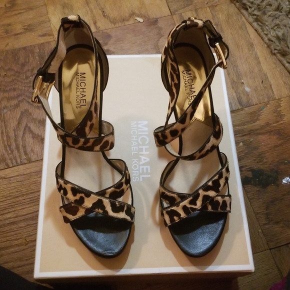 Shoes - Picture 1 of 2